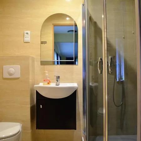 Guest house Dw Jontek 2*